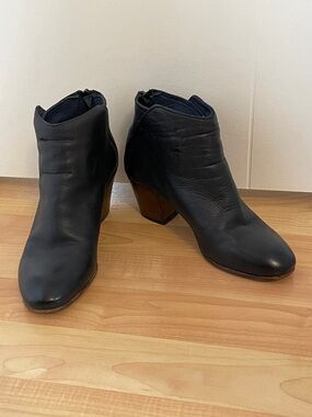 Ron White navy ankle boots- size 6
